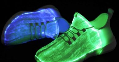 Оптоволоконные кроссовки с многоцветной подсветкой