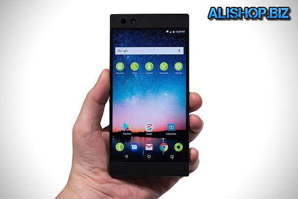 Smartphone for gaming the Razer Phone