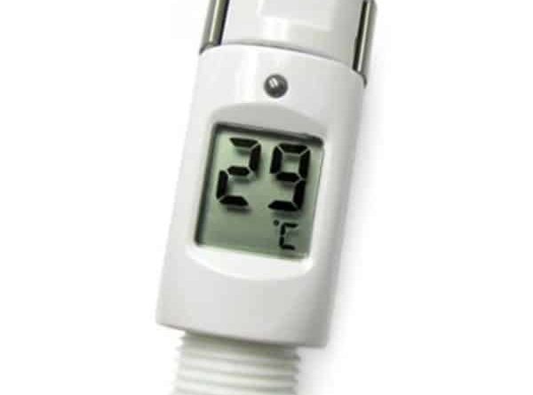 Душевая насадка с термометром