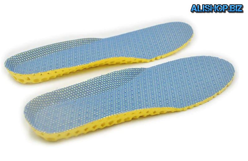 Breathable insoles with honeycomb structure