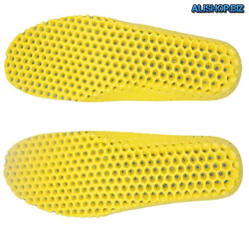 Breathable insoles with honeycomb structure