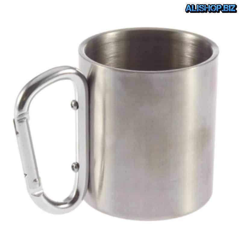 Travel mug with carabiner