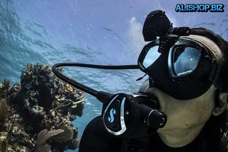 A professional dive computer with HUD display ScubaPro Galileo