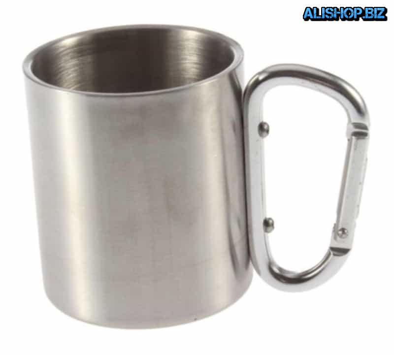 Travel mug with carabiner