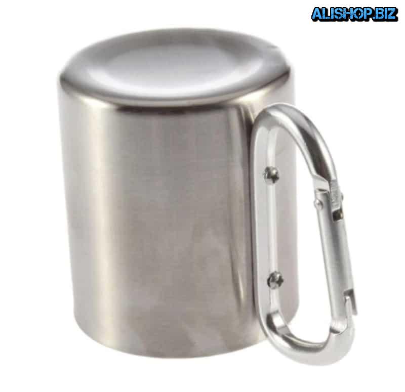 Travel mug with carabiner